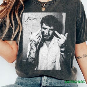 Comfort Colors Alex Warren Face Middle Finger Tour 2025 Shirt, Alex Warren T-Shirt, Alex Warren Tour Music 2025 Bootleg Fan Tee Shirt