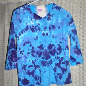Tee Shirt, Ladies M, V-neck