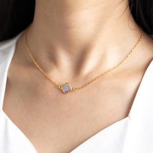 Avalaya Collana lunga con perline in resina rossa, lunghezza