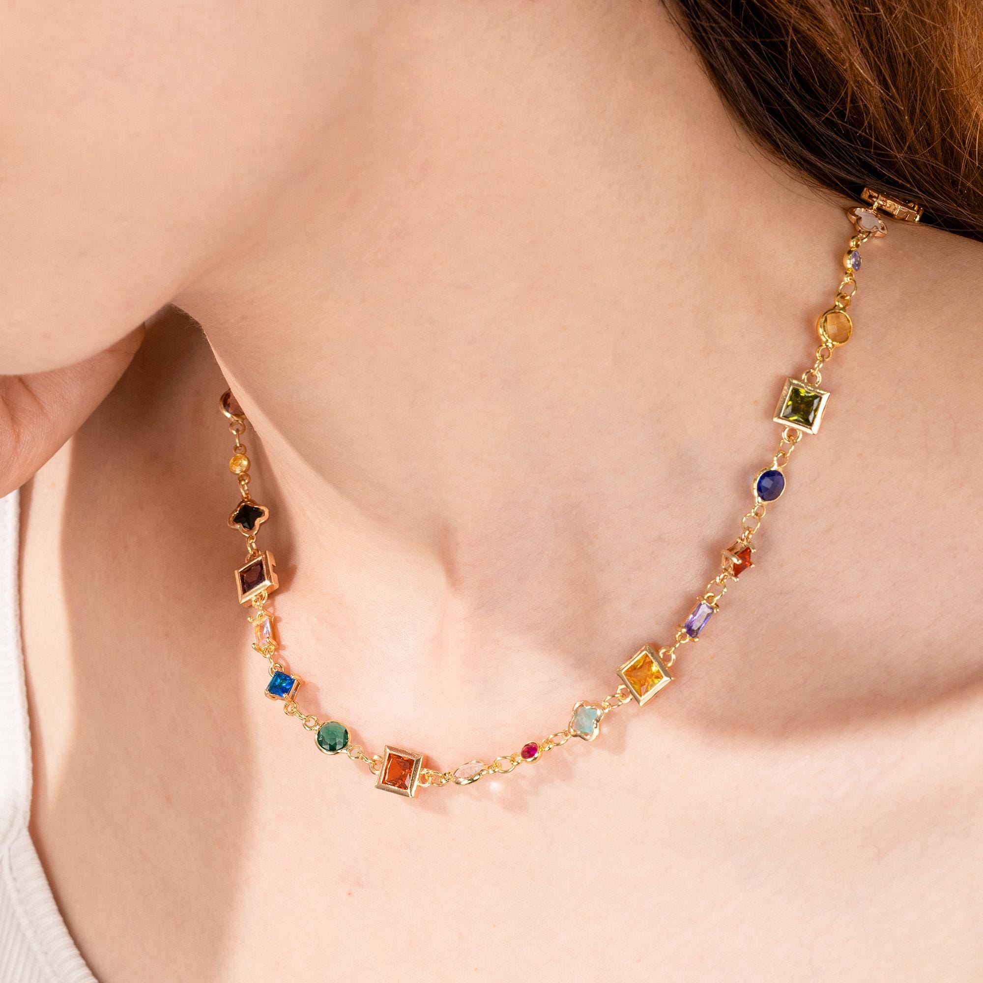Collar De Inicial Con Cuentas De Cristal Multicolor - Chapado Oro 14K, Longitud Ajustable 40+5 Cm, 26 Letras Disponibles
