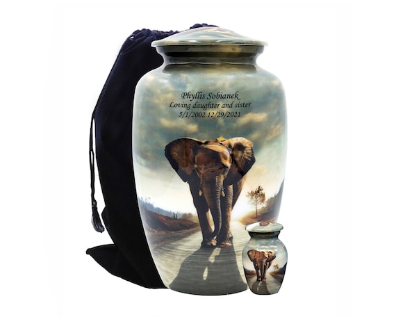 Little Kirstin Ash elephant charm Little Kirstin Ash elephant charm