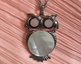 Free Shipping Vintage 1970s Vintage Long Owl Mother of Pearl Necklace, Retro style, Long Chain Owl Pendant Necklace