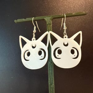 Sailor Moon cat 3D printed earrings.