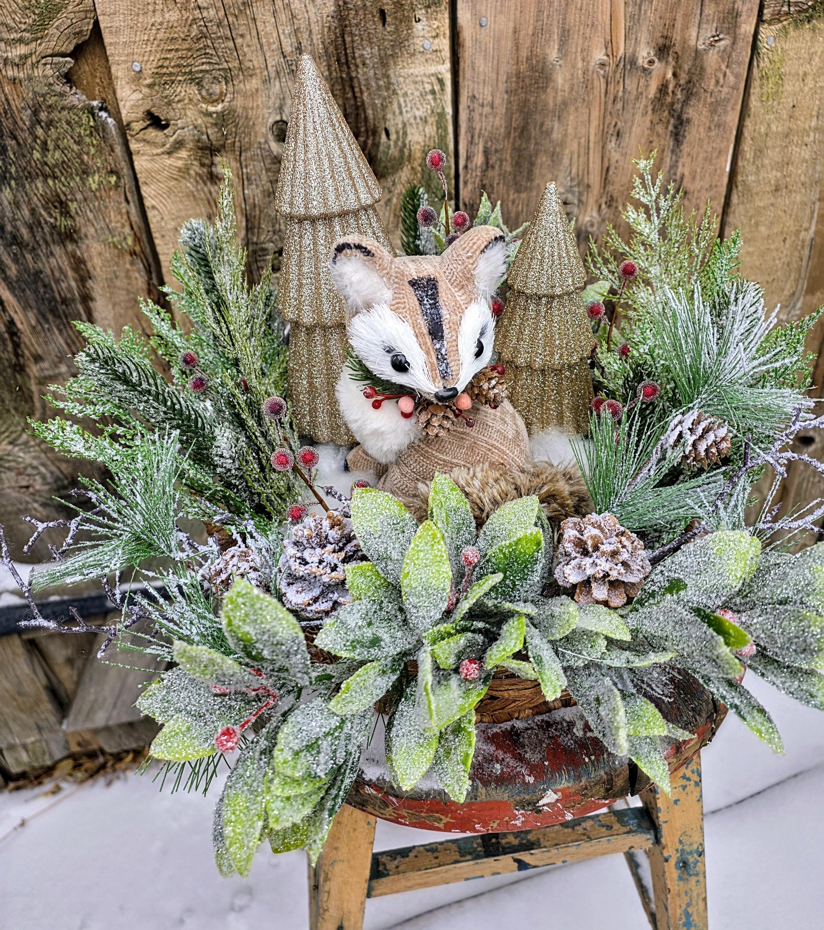 FOX CENTERPIECE TOOL CADDY WINTER FOX CENTERPIECE TABLE DECOR