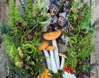 Mushroom & Fern Forest Wreath: Oval Mum Wreath