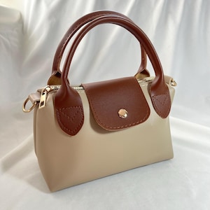 Sac à main en cuir végétalien, sac bandoulière beige, sac à fermeture éclair, sac à main de ville pour femme, sac à main minimaliste, cadeau accessoire en cuir, cuir décontracté, cadeau
