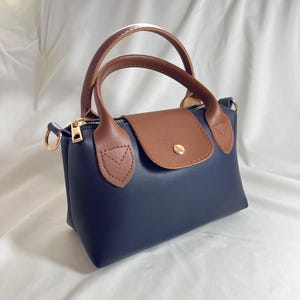 Vegan Leder Handtasche, Marine Blau Crossbody Tasche, Reißverschluss Tasche, Frauen Stadt Geldbörse, Minimalistische Handtasche, Stilvolle Leder Geldbörse, Lässige Leder