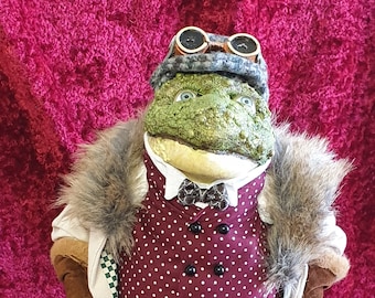 STERLING SILVER MOVABLE TOAD FROM TOADHALL CHARM