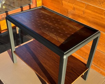 Vintage salontafel met handgemaakte houten inleg – Donker hout & matzwart, mid-century stijl, zeldzame afwerking, massief hout