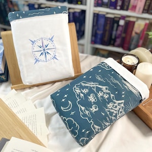 Pochette à livre fantasy GRAND FORMAT réversible motifs carte de romans, aventure - protège-livre relié et broché spécial bookstagram