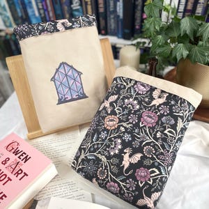Custodia per libri fantasy reversibile di GRANDE FORMATO con motivi medievali di draghi, edera e vetrate - per copertina rigida e tascabile speciale bookstagram