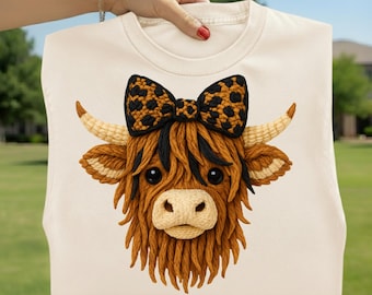 Vaca de las Tierras Altas de ganchillo para San Valentín, Vaca de las Tierras Altas de San Valentín PNG, Crochet para el día de San Valentín, Vaca con lazo de leopardo PNG, Vaca de las Tierras Altas de hilo sintético para San Valentín