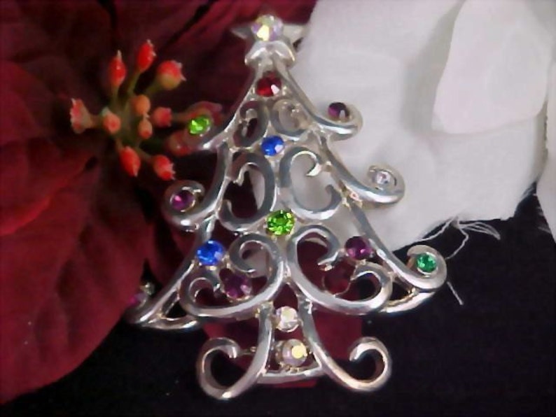 Silver Plate Scrolls CHRISTMAS TREE Signed KC Jewelry Mfg. Co. Brooch image 4