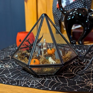 Graveyard Terrarium: Spooky 3D Printed Tombstones & Moss