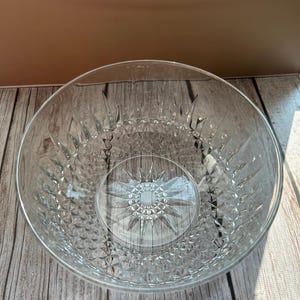 Vintage Arcoroc France 8&quot; Serving Bowl – Clear Pressed Glass with Starburst Pattern – Mid Century French Tableware