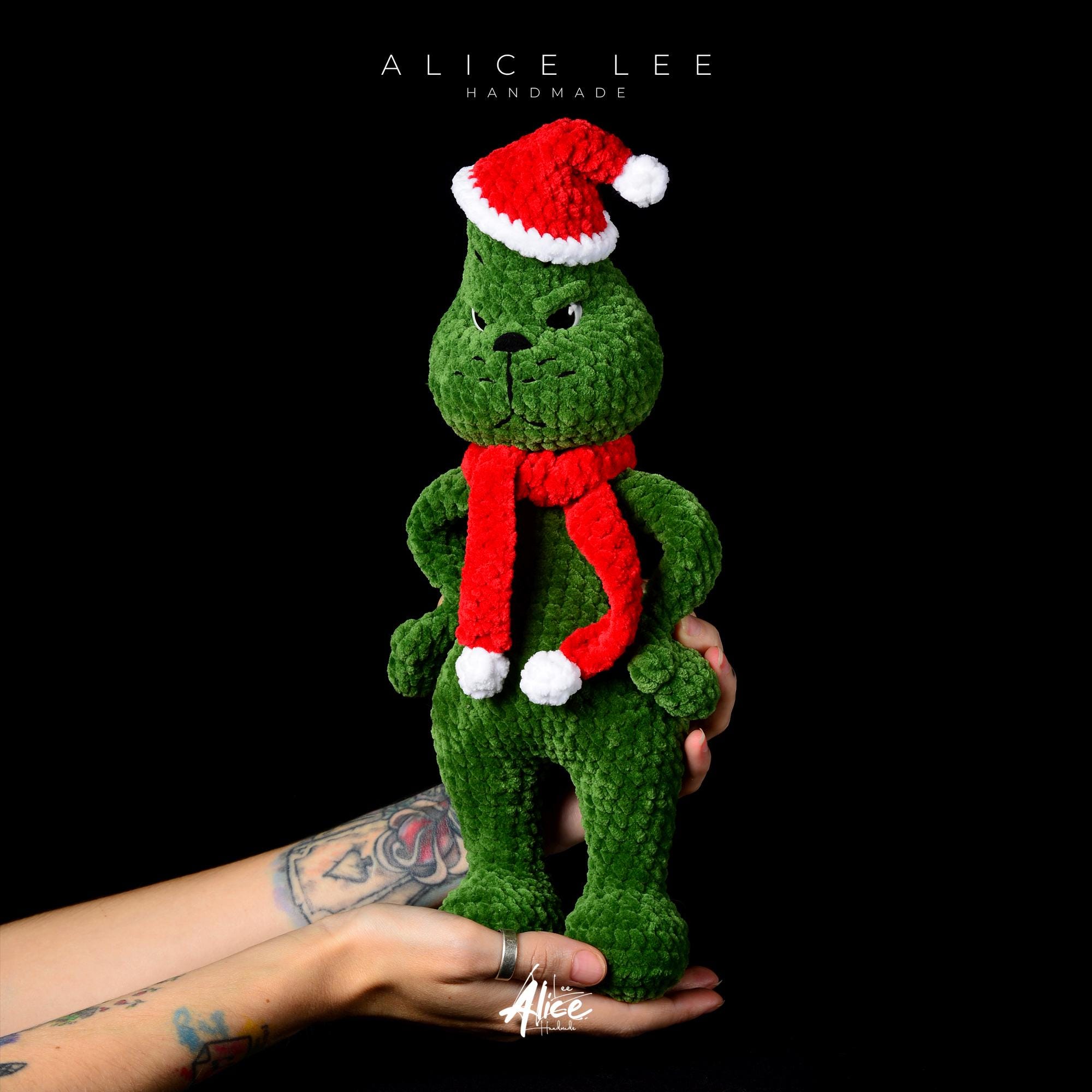 Green Christmas Character Crochet Pattern: No Sew Amigurumi PDF 35 cm English & German - Thumbnail 3