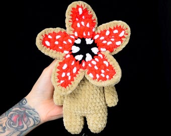 Crochet Demogorgon Plush Inspired by 80s Series Monster Toy Flower Face Creature Horror Gift 80s Sci-Fi Fan Collector