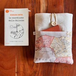 Padded handmade book sleeve for traveling lovers