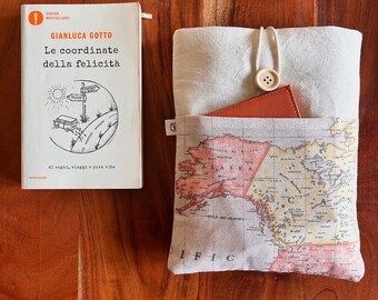 Custodia imbottita fatta a mano per libri, ideale per chi ama viaggiare.
