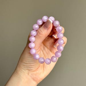Lavender Kunzite Crystal Bracelet - 7mm,8mm,9mm 10mm and 12mm