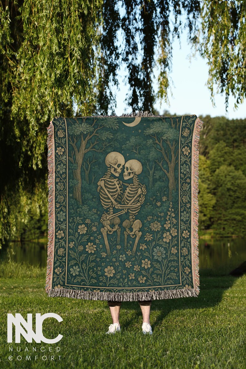 Halloween Woven Blanket Romantic Skeleton Design Halloween Decor Cozy Throw Couples Gothic Home Accent Gift for Spooky Lovers Wedding Gift
