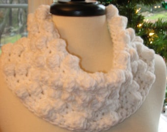 Mid Winters Dream Cowl Crochet Pattern with Bonus Poinsetta Flower Pattern included, Instant Pattern Download Available