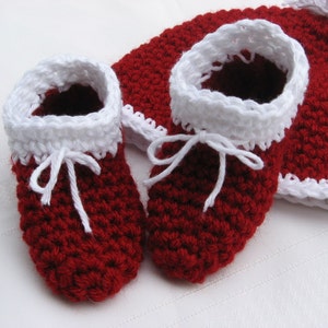 Crochet Baby Booties ,Crochet Pattern Pdf ,4 sizes 0-3mos,3-6mos,6-9,mos 9-12mos, Instant Pattern Download Available