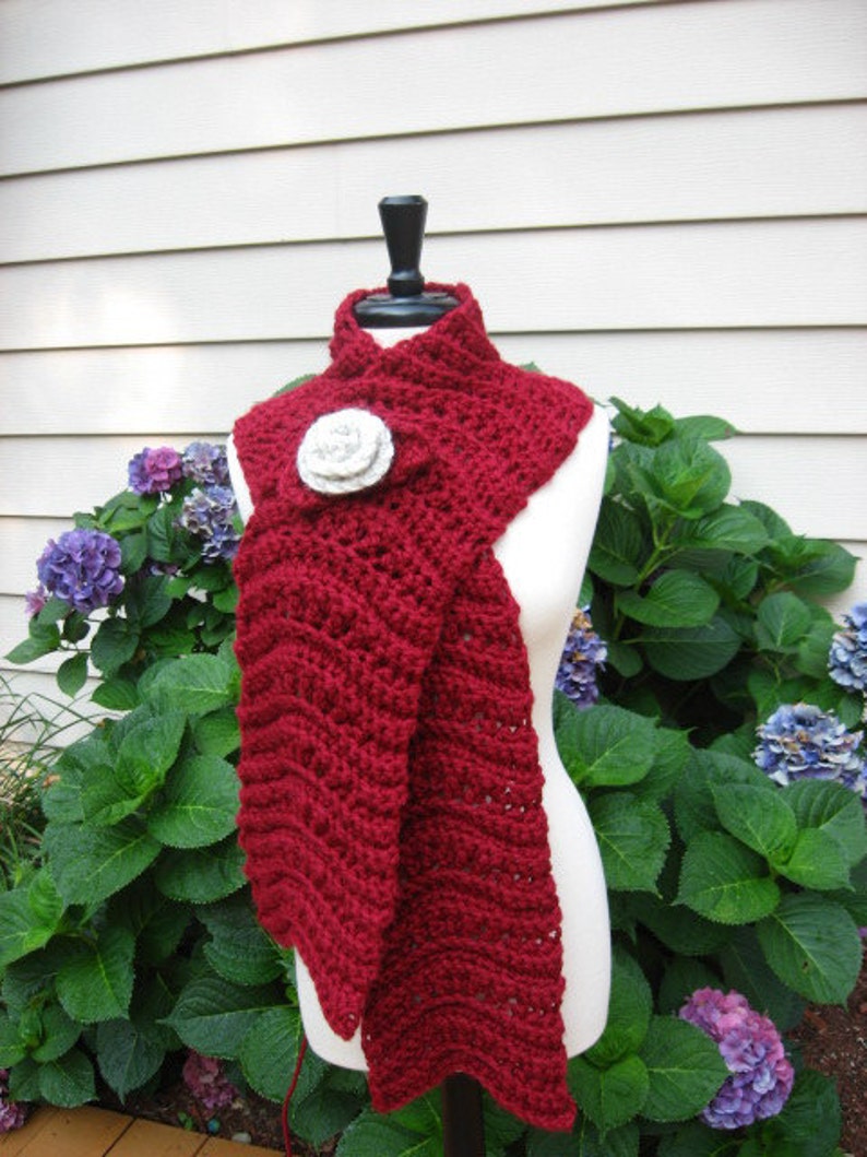 Ripple Scarf with Rosette Blossom, Crochet Pattern pdf, Instant download available image 5