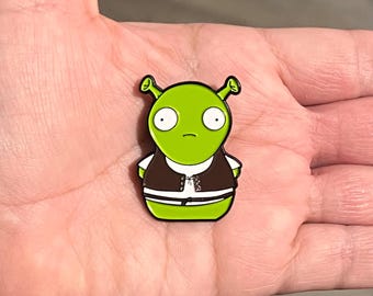 Pin esmaltado de Bob's Burgers Kuchi Shrek - Pin metálico de serie de televisión divertida - Juguete favorito de Louise