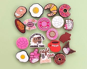 Adornos para zapatos Cafecito y Chismes Concha - Adornos de café mexicano hispano - Juego disponible para niños, adultos y adolescentes - Bagel, huevos, croissant