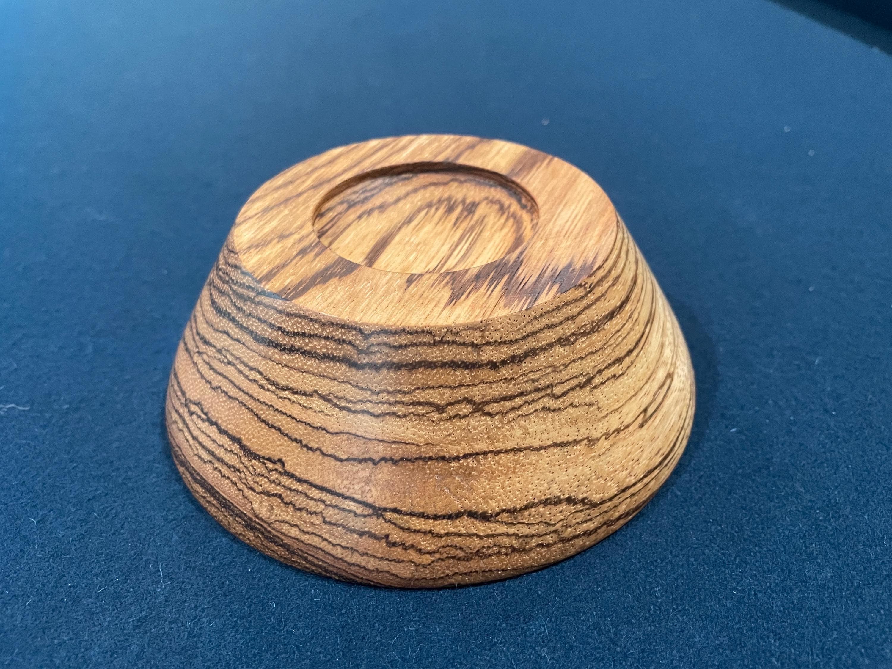 ハンドメイドのゼブラウッドボウル - 5.5インチ x 2インチ | ユニーク