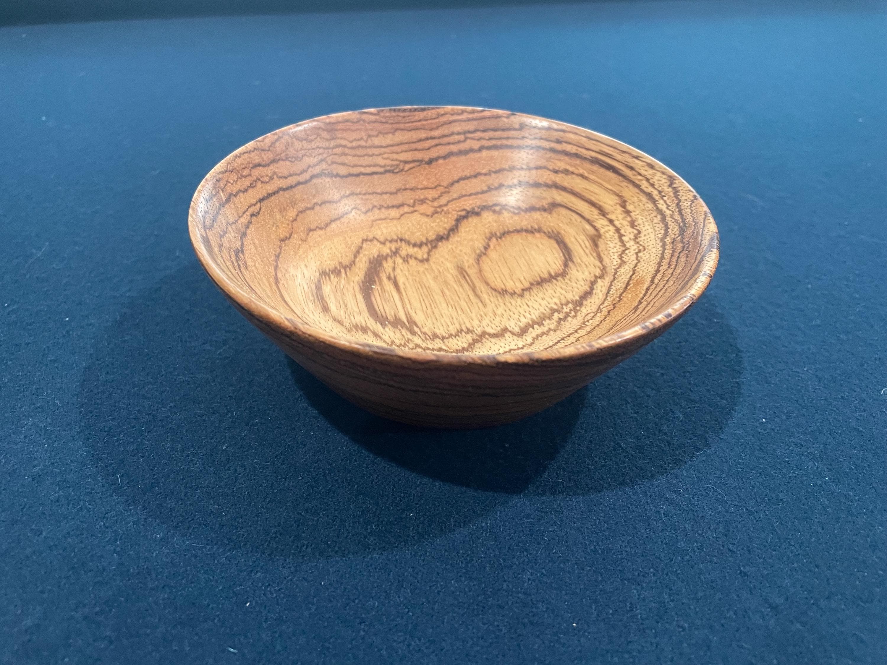 手作り木製ボウル ハンドメイドのゼブラウッドボウル - 5.5インチ x 2インチ | ユニーク