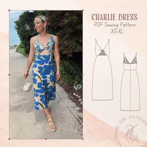 Könnte beinhalten: Eine Frau trägt ein blau-weißes Midikleid mit Blumendruck und einem Cut-out-Detail. Das Kleid hat einen V-Ausschnitt und Spaghettiträger. Das Bild zeigt auch ein Schnittmuster mit dem Text "CHARLIE DRESS PDF Sewing Pattern XS-XL".