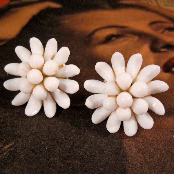 Vintage White Flower Earrings - Glass Stud Earrings - Early 60s - Mad Men