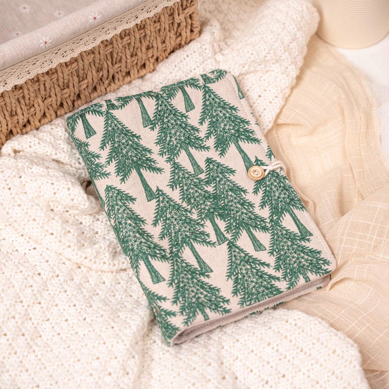Daisy Embroidered Portable A5/A6 Notebook, Travel Journal, Handmade Portable Notebook, Back-to-School Notebook, Back to School Forest - White