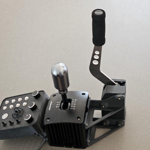 Fanatec Clubsport Shifter V1.5 and Handbrake SQ V1.5 Bracket/mount
