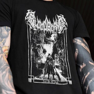 Maglietta ispirata a Soulsborne, stile metal unisex, maglietta di una band metal, maglietta di un videogioco, abbigliamento goth, maglietta da cacciatore, regalo per giocatori.