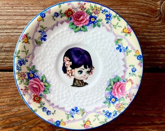 Pose Doll on Vintage Plate wall art - signed on reverse OOAK / Altered Art / Big Eyes / Bradley Doll / Wall hanging / Asian Japanese Chinese