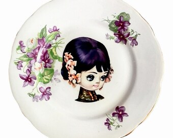 Pose Doll on Vintage Plate wall art - signed on reverse OOAK / Altered Art / Big Eyes / Bradley Doll / Wall hanging / Asian Japanese Chinese