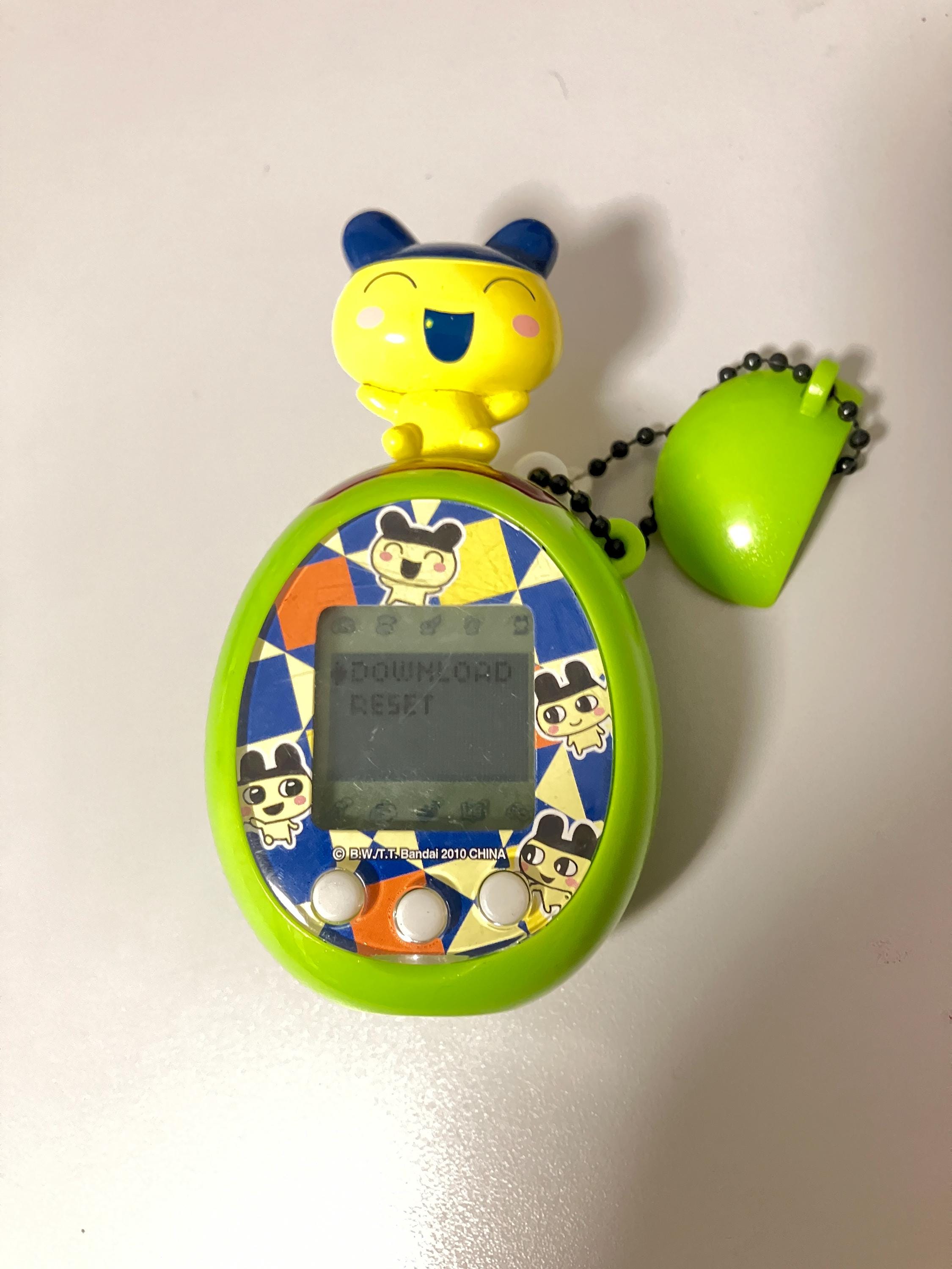 Bandai Tamagotchi Tamatown English Tamago Version 7 Lime