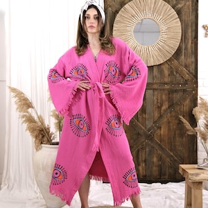 Kimono i ekologisk bomull, handdekorerat motiv med onda ögat, turkisk muslinstrandöverdrag Pink