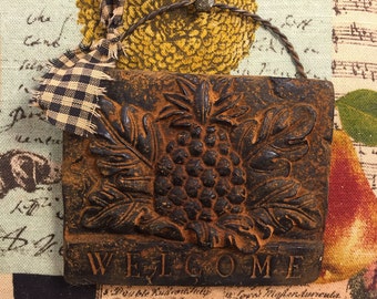 Vintage Look Blackened Beeswax Cinnamon Scented Wall Ornament Pineapple Welcome Homespun Primitive Folk Art