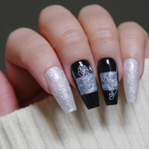 Minimalist Ultra -thin Abstract Nail Sticker