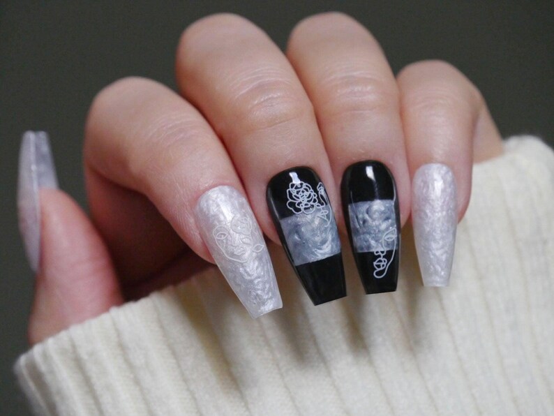 Minimalist Ultra -thin Abstract Nail Sticker