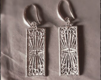 Patina filigree earrings upcycled shabby white vintage