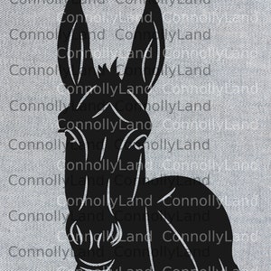 Pode incluir: Silhueta preta da cabeça e pescoço de um burro. O burro está olhando para o espectador com as orelhas levantadas. A imagem é adequada para usar como arquivo de corte para projetos de artesanato.