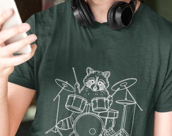 Camiseta divertida con mapache tocando la batería / Linda camiseta con animal baterista / Estilo retro vintage unisex / Producto POD, camiseta unisex de manga corta