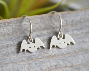 Orecchini a forma di pipistrello in argento sterling, orecchini a forma di pipistrello in argento, orecchini a forma di animale - Italia