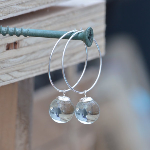 Boucles d’oreilles en boule de verre avec cerceaux d’argent, boucles d’oreilles en cerceau avec boules de verre