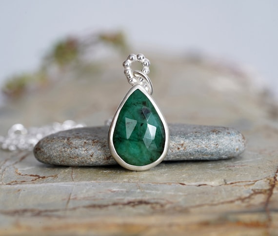Emerald necklace online discount